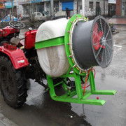 富錦市立興植保機(jī)械廠 2014年新款水稻運(yùn)苗車與噴藥打藥機(jī)展示